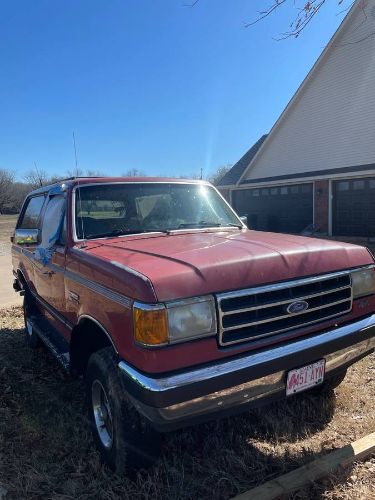 Ford-Bronco-1990-Red-2