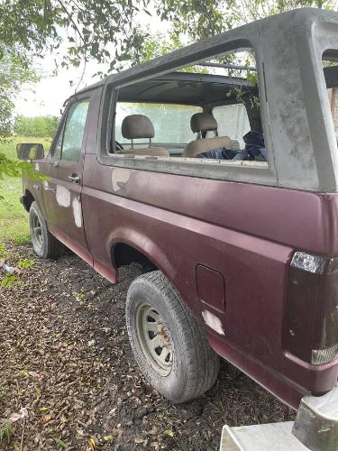 Ford-Bronco-1990-Red-2
