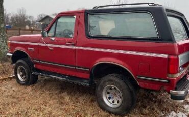 Ford-Bronco-1990-Red