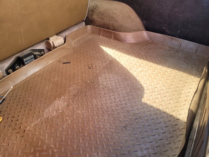 Ford-Bronco-1990-White-Tan-2