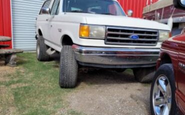 Ford-Bronco-1990-White-Tan-4
