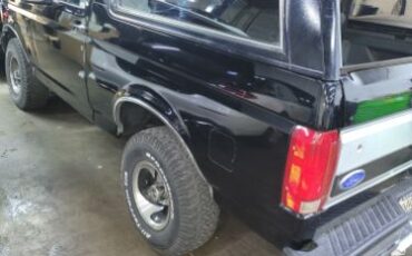 Ford-Bronco-1992-3