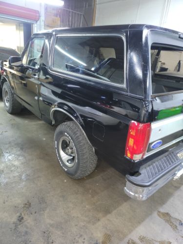 Ford-Bronco-1992-3