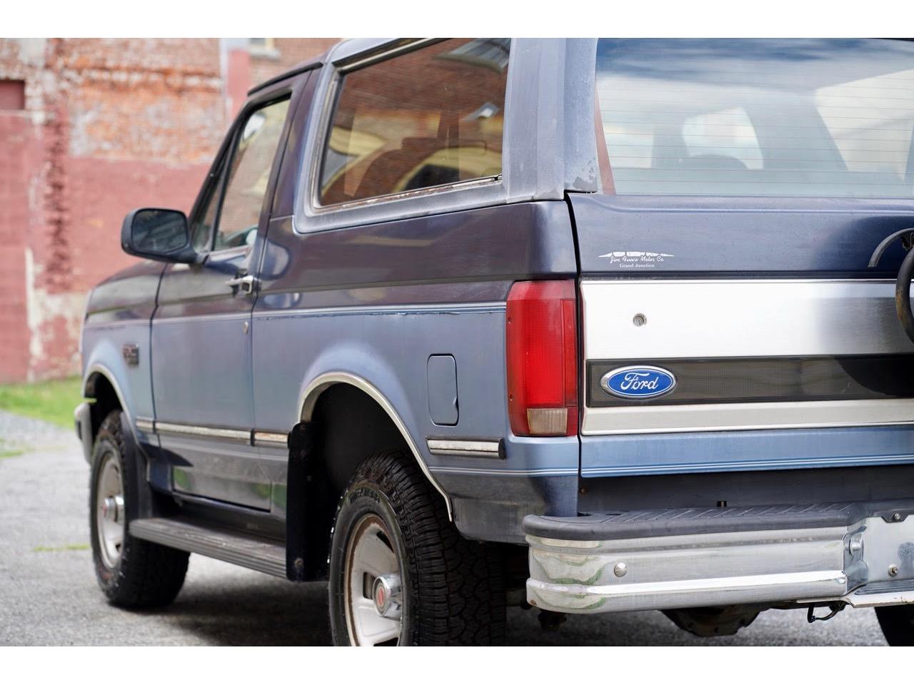 Ford-Bronco-1992-Two-Tone-Blue-Blue-amp-Grey-14