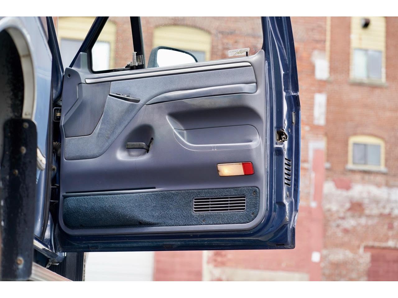 Ford-Bronco-1992-Two-Tone-Blue-Blue-amp-Grey-24