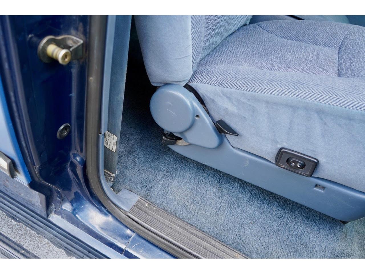 Ford-Bronco-1992-Two-Tone-Blue-Blue-amp-Grey-26