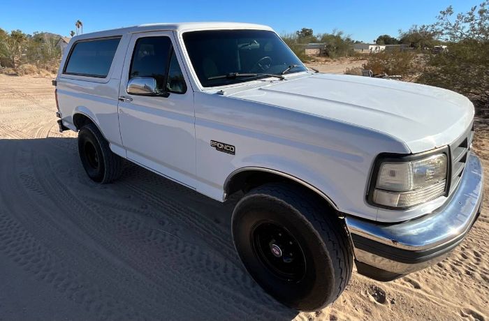 Ford-Bronco-1992-White-6