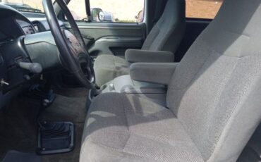 Ford-Bronco-1992-White-Charcoal-Gray-Cloth-12