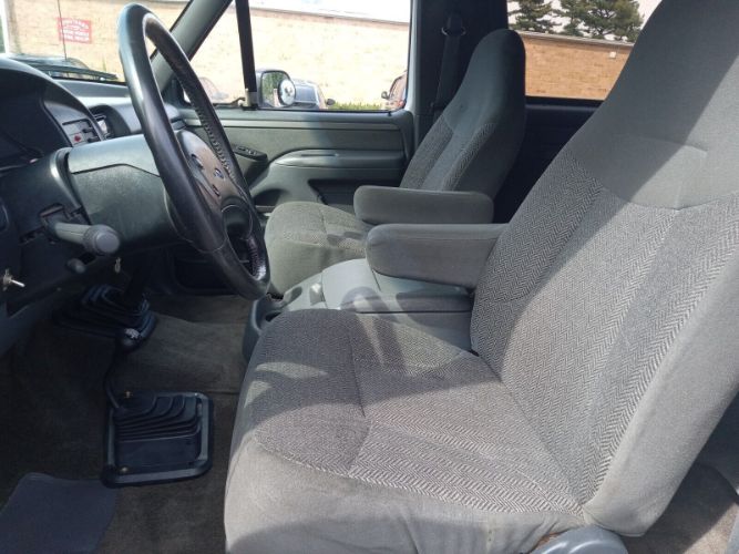 Ford-Bronco-1992-White-Charcoal-Gray-Cloth-12