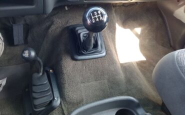 Ford-Bronco-1992-White-Charcoal-Gray-Cloth-32