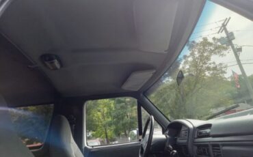 Ford-Bronco-1992-White-Charcoal-Gray-Cloth-34