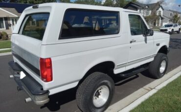 Ford-Bronco-1992-White-Charcoal-Gray-Cloth