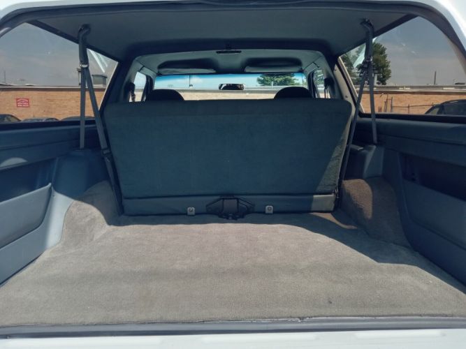 Ford-Bronco-1992-White-Charcoal-Gray-Cloth-6