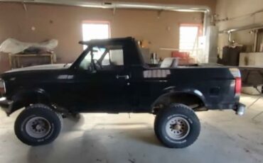 Ford-Bronco-1994-Black-Tan