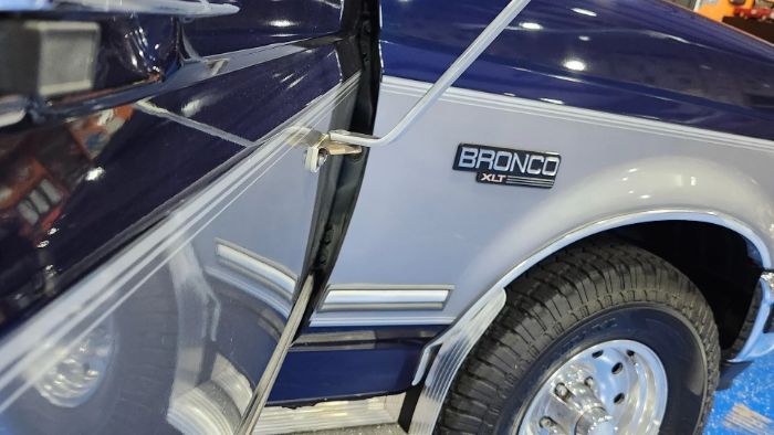 Ford-Bronco-1994-Blue-Gray-Leather-11