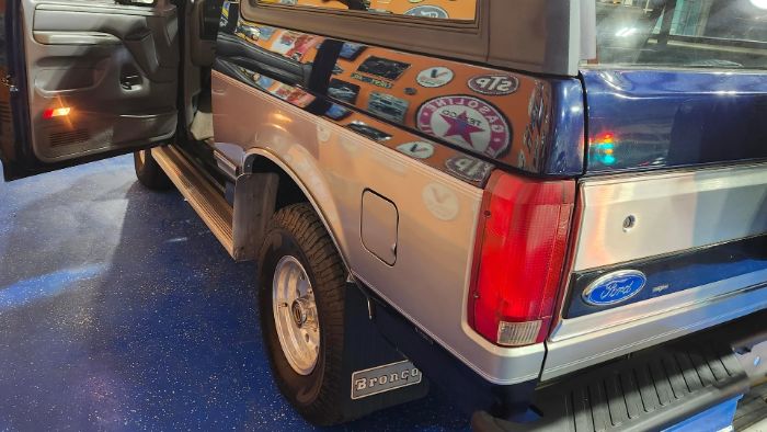 Ford-Bronco-1994-Blue-Gray-Leather-12