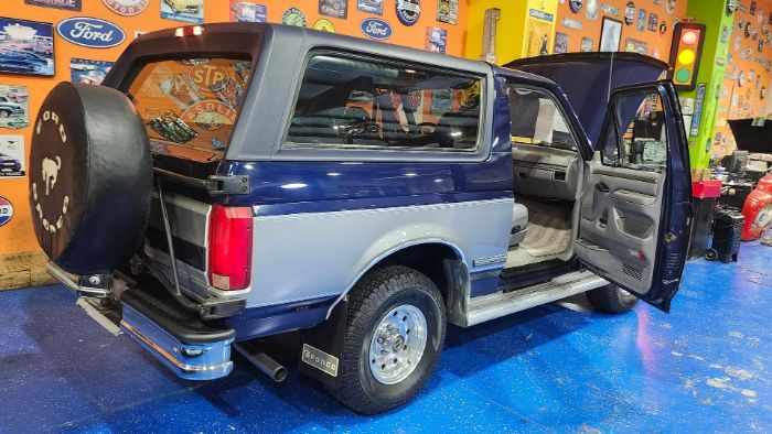 Ford-Bronco-1994-Blue-Gray-Leather-15