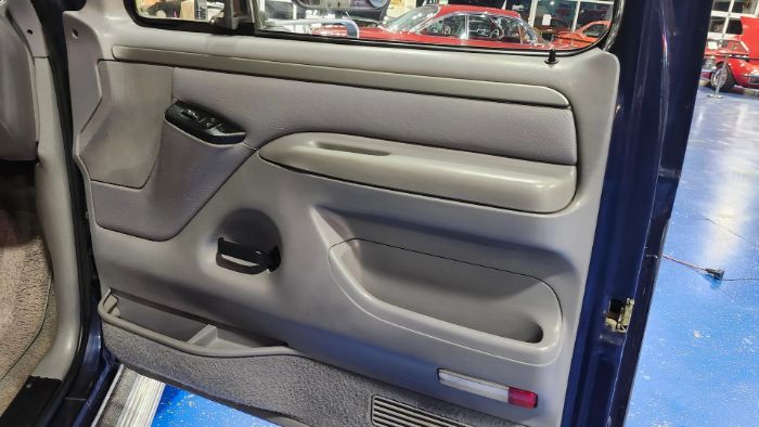 Ford-Bronco-1994-Blue-Gray-Leather-7