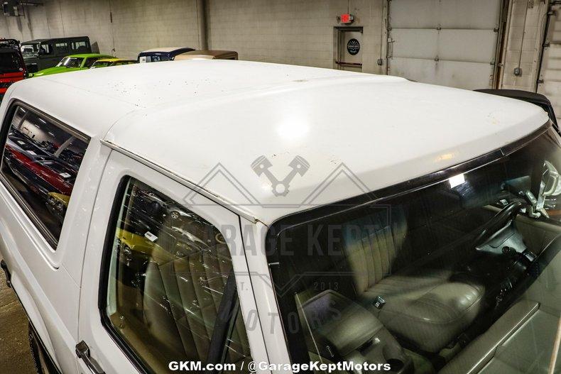 Ford-Bronco-1994-White-Tan-25