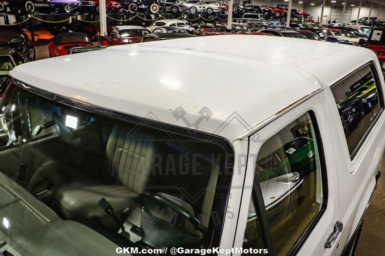Ford-Bronco-1994-White-Tan-28