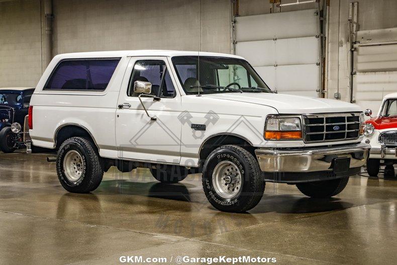Ford-Bronco-1994-White-Tan-32
