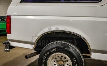 Ford-Bronco-1994-White-Tan-33