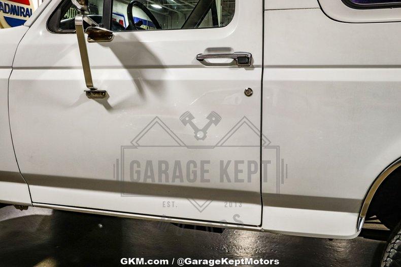 Ford-Bronco-1994-White-Tan-34