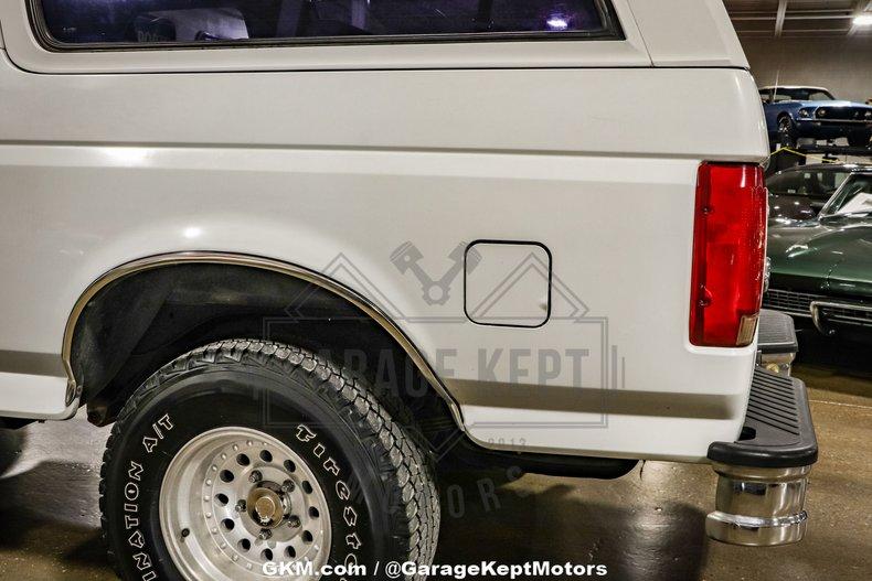 Ford-Bronco-1994-White-Tan-37