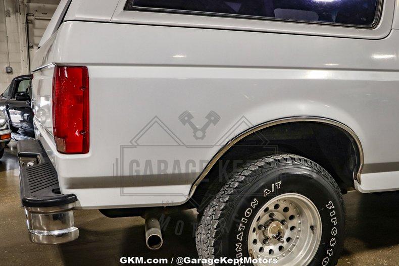 Ford-Bronco-1994-White-Tan-47