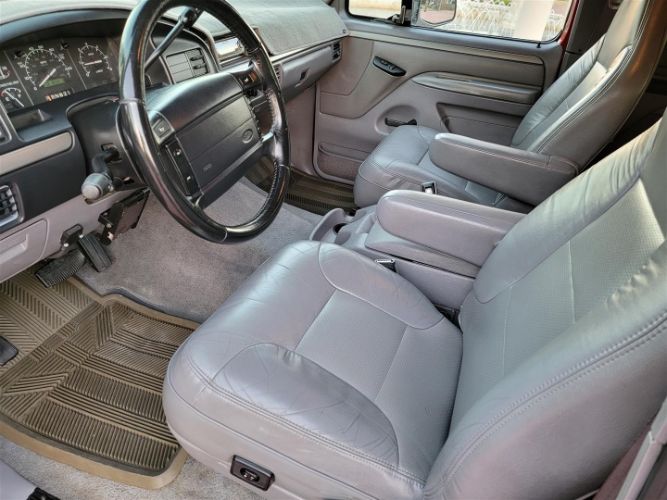 Ford-Bronco-1995-Red-Gray-10