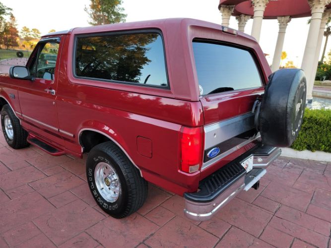 Ford-Bronco-1995-Red-Gray-11