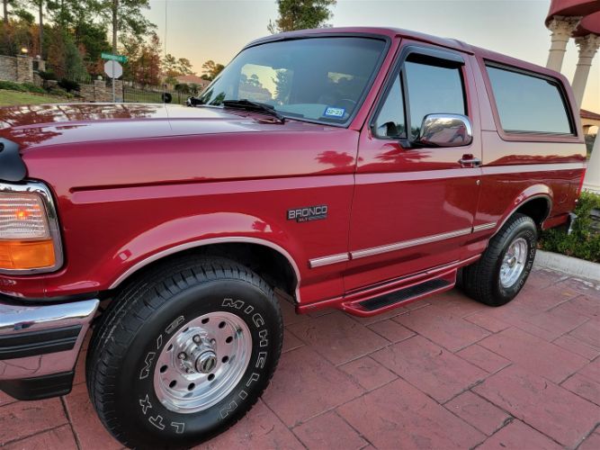Ford-Bronco-1995-Red-Gray-3