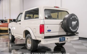 Ford-Bronco-1995-White-Pearl-Medium-Mocha-10