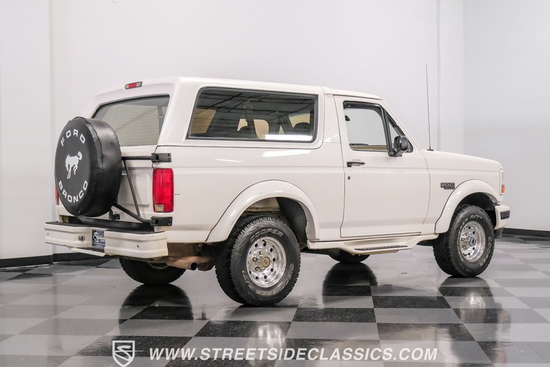 Ford-Bronco-1995-White-Pearl-Medium-Mocha-17