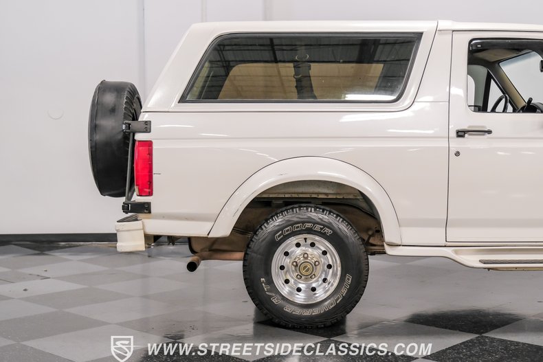Ford-Bronco-1995-White-Pearl-Medium-Mocha-19