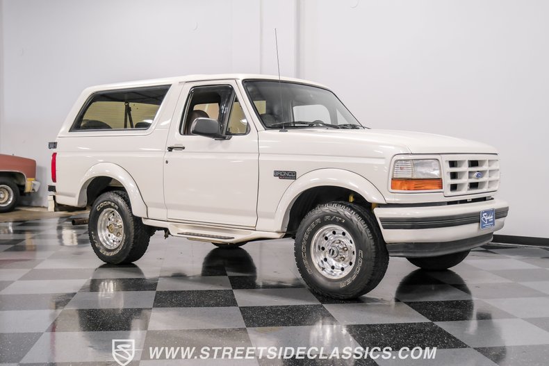 Ford-Bronco-1995-White-Pearl-Medium-Mocha-21