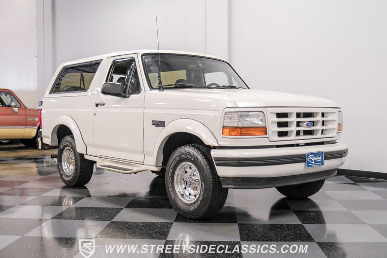 Ford-Bronco-1995-White-Pearl-Medium-Mocha-22