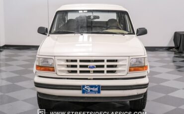 Ford-Bronco-1995-White-Pearl-Medium-Mocha-25