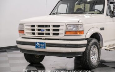 Ford-Bronco-1995-White-Pearl-Medium-Mocha-26