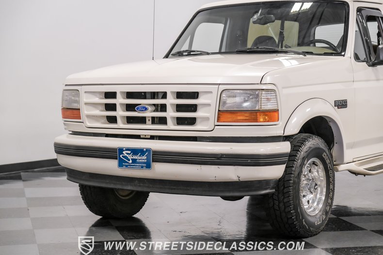 Ford-Bronco-1995-White-Pearl-Medium-Mocha-26
