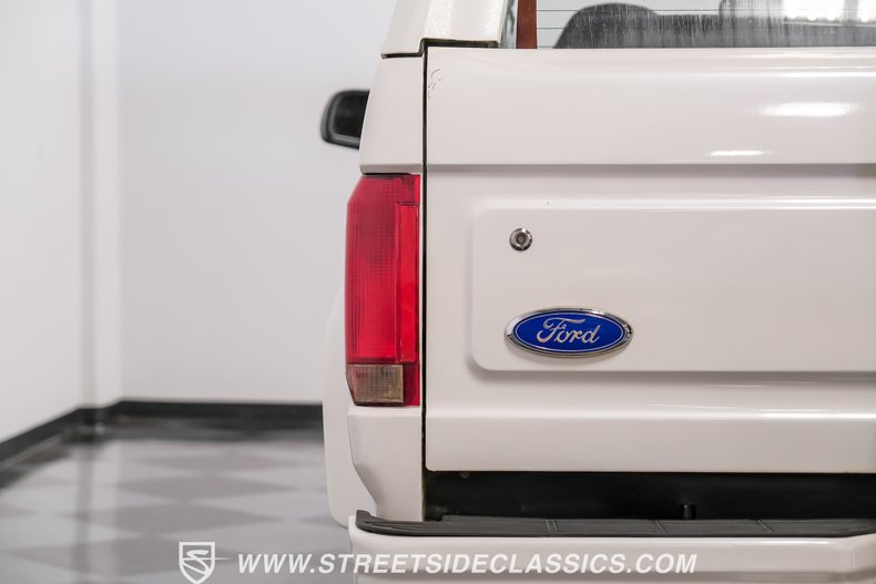 Ford-Bronco-1995-White-Pearl-Medium-Mocha-29