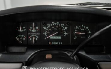 Ford-Bronco-1995-White-Pearl-Medium-Mocha-36