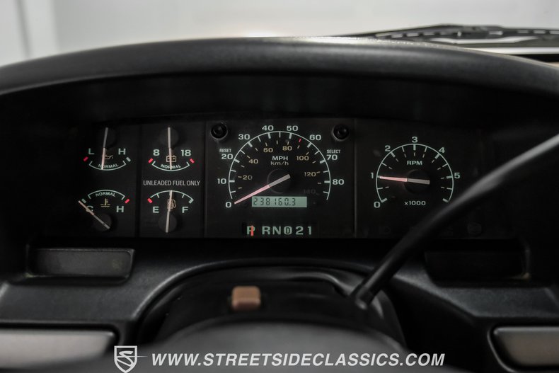 Ford-Bronco-1995-White-Pearl-Medium-Mocha-36