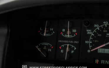 Ford-Bronco-1995-White-Pearl-Medium-Mocha-37