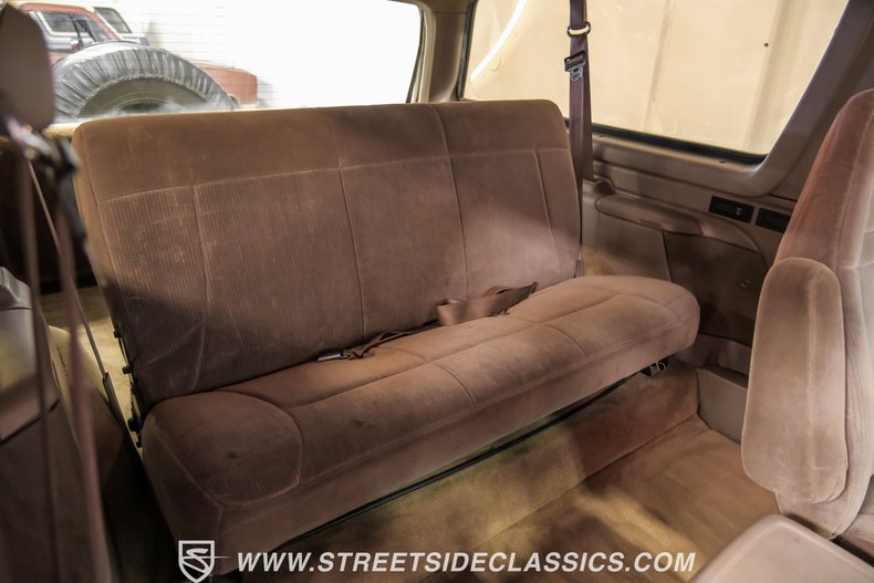 Ford-Bronco-1995-White-Pearl-Medium-Mocha-43