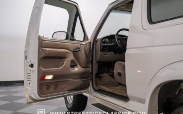Ford-Bronco-1995-White-Pearl-Medium-Mocha-44