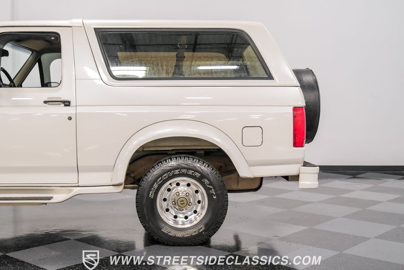 Ford-Bronco-1995-White-Pearl-Medium-Mocha-5