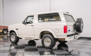 Ford-Bronco-1995-White-Pearl-Medium-Mocha-8