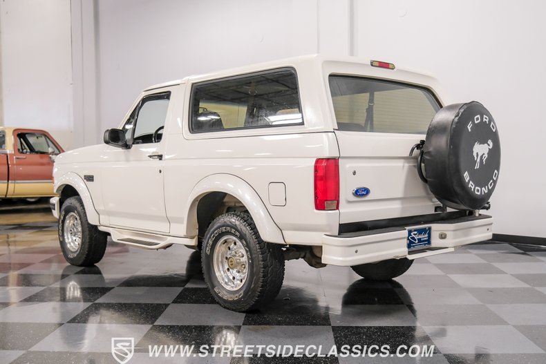 Ford-Bronco-1995-White-Pearl-Medium-Mocha-9