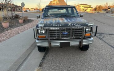 Ford-Bronco-4x4-1984-blue-1